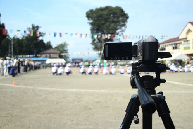 運動会でのビデオ撮影のイメージ