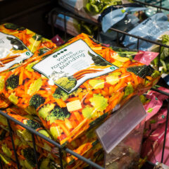 冷凍食品のパッケージが膨らむのはなぜ？原因や適切な保存方法も解説