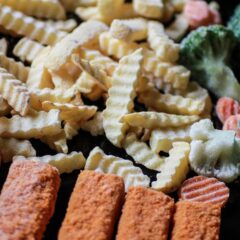 賞味期限切れ1年の冷凍食品は食べられる？安全確認のポイントを解説